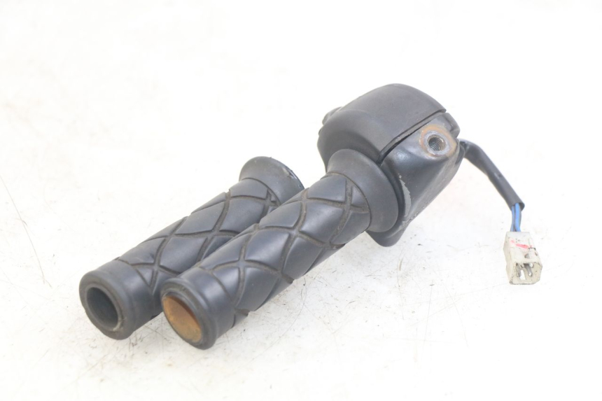 photo de RIGHT HANDLEBAR SWITCH MBK SKYLINER 125 (1998 - 2001) - Technical close-up