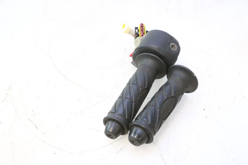 photo de RIGHT SWITCH RIDE SLASH 2T 50 (2012 - 2014) - Fixing points details