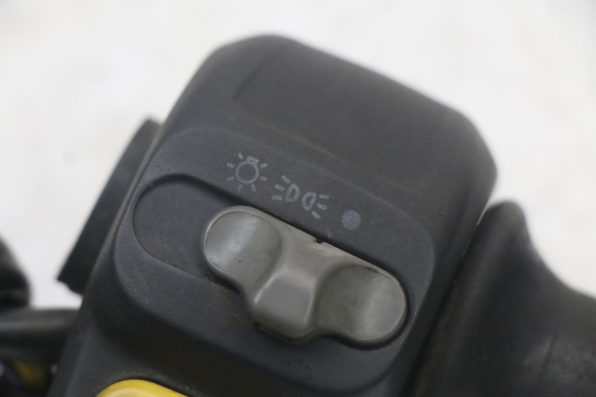 photo de RIGHT HANDLEBAR SWITCH PEUGEOT SPEEDFIGHT 100 (1997 - 2007) - Technical close-up