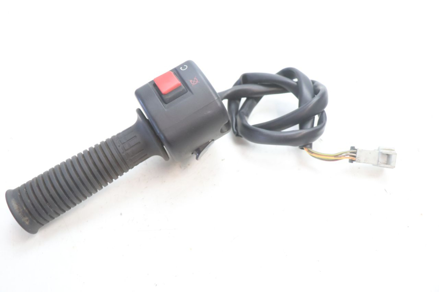 photo de RIGHT SWITCH CAN-AM SPYDER RS 1000 (2008 - 2012) - Alternative perspective
