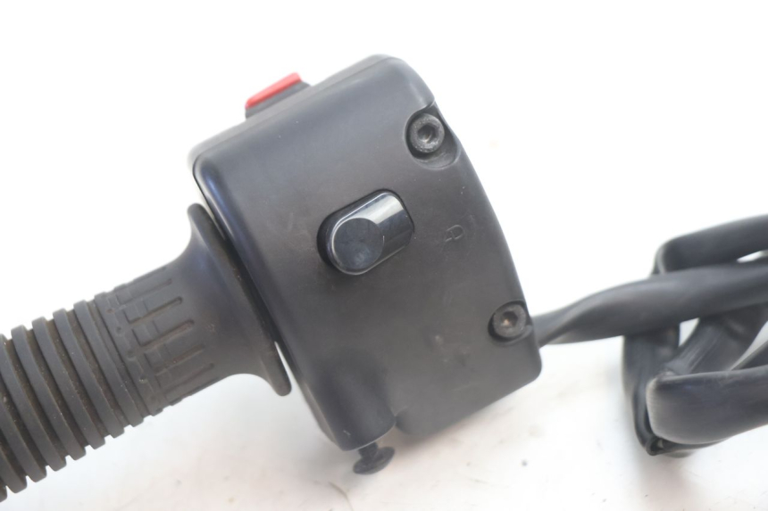 photo de RIGHT SWITCH CAN-AM SPYDER RS 1000 (2008 - 2012) - Fixing points details