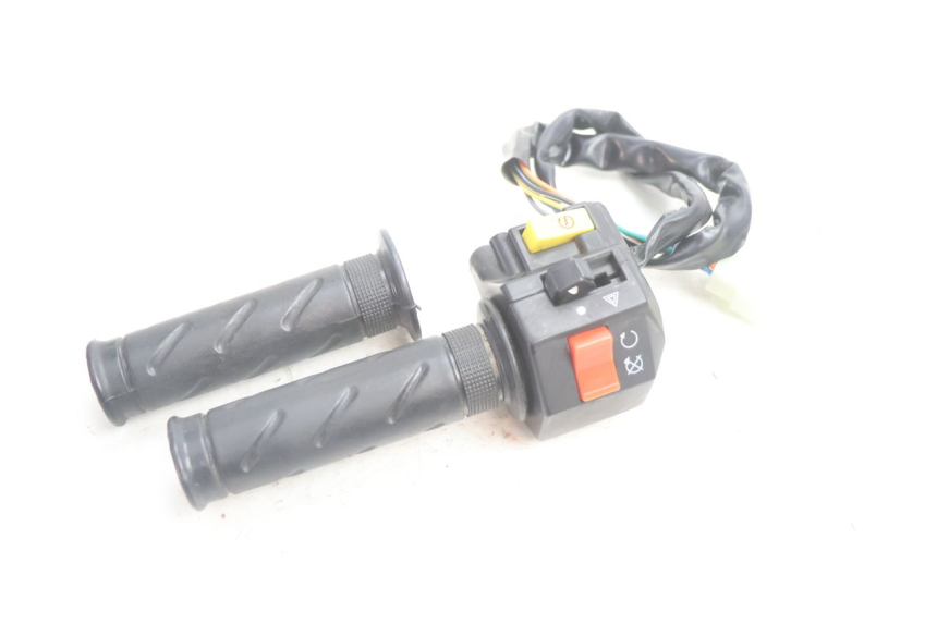photo de RIGHT SWITCH RAZZO STEED 125 (2012 - 2018) - Zoom on usage condition