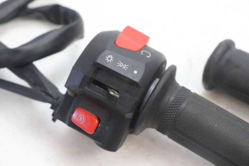 photo de RIGHT SWITCH YAMASAKI STREET 50 (2013 - 2018) - Component detail