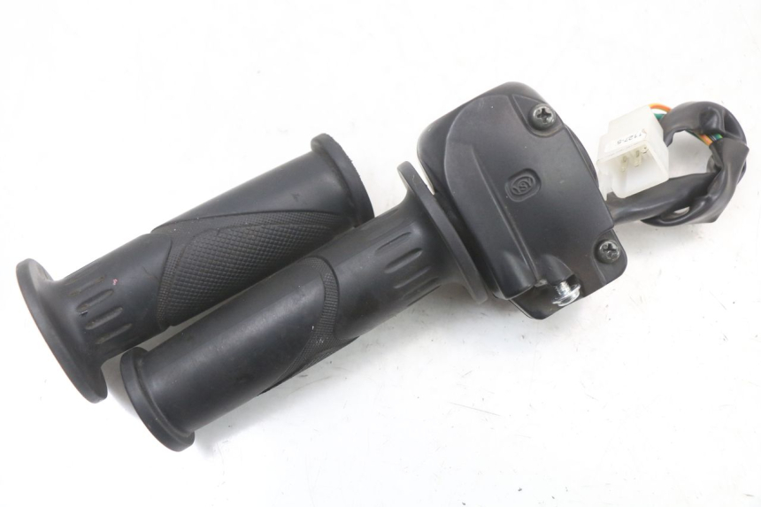 photo de  VASTRO STREET X 4T 50 (2016 - 2021) - Alternative perspective