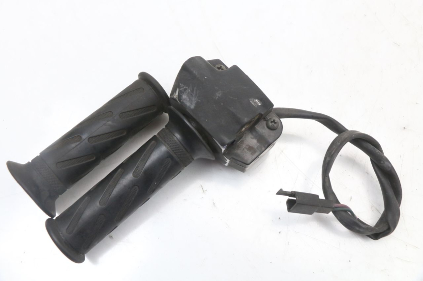 photo de RIGHT SWITCH PEUGEOT STREETZONE 2T 50 (2014 - 2019) - Product overview