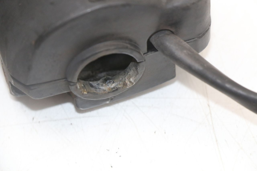 photo de RIGHT SWITCH PEUGEOT STREETZONE 2T 50 (2014 - 2019) - Surface and material condition