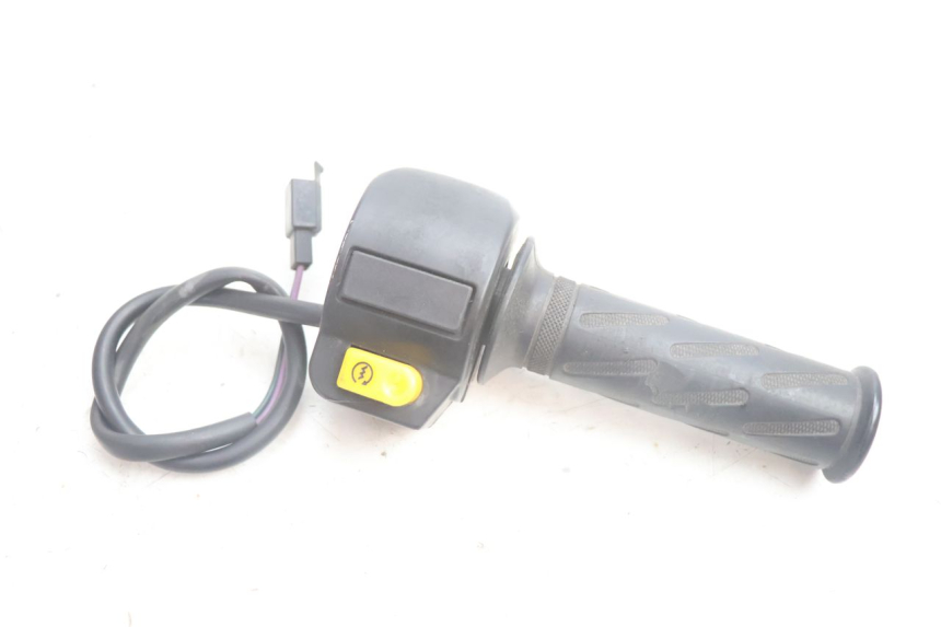 photo de RIGHT SWITCH PEUGEOT STREETZONE NAKED 2T 50 (2014 - 2018) - Main view