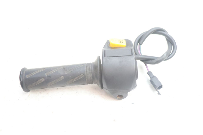 photo de RIGHT SWITCH PEUGEOT STREETZONE NAKED 2T 50 (2014 - 2018) - Alternative perspective