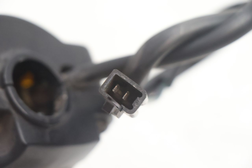 photo de RIGHT SWITCH PEUGEOT STREETZONE NAKED 2T 50 (2014 - 2018) - Fixing points details