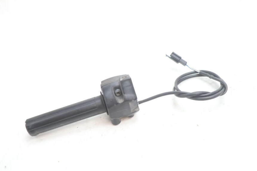 photo de RIGHT HANDLEBAR SWITCH MBK STUNT NAKED 50 (2004 - 2018) - Technical close-up