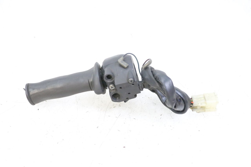 photo de RIGHT SWITCH SUZUKI BURGMAN 125 (2015 - 2017) - Fixing points details