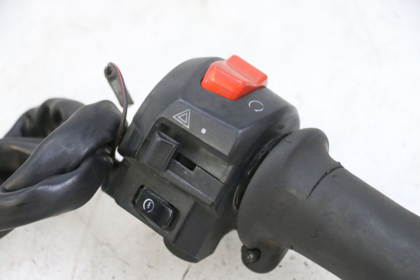 photo de RIGHT SWITCH SUZUKI BURGMAN 125 (2015 - 2017) - Checked used part