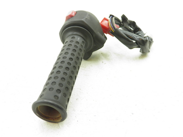 photo de RIGHT SWITCH SYM GTS 125 (2005 - 2008) - Surface and material condition