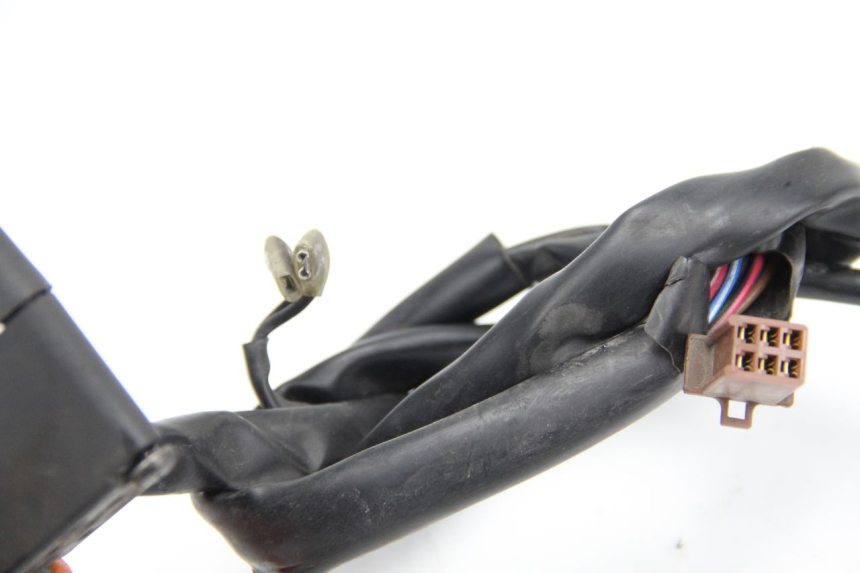 photo de RIGHT HANDLEBAR SWITCH YAMAHA TDM ABS 900 (2002 - 2014) - Fixing points details