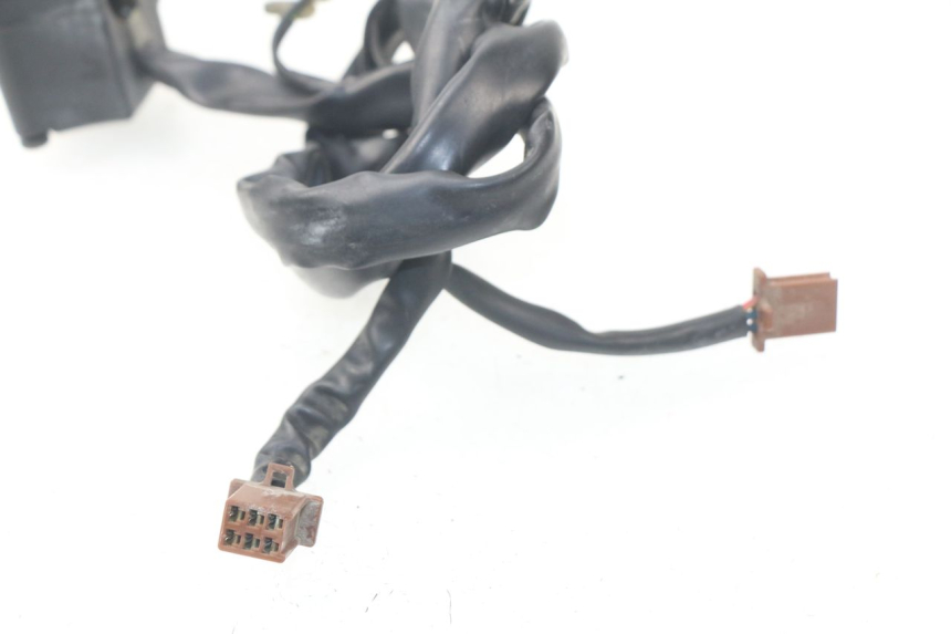 photo de RIGHT HANDLEBAR SWITCH YAMAHA TDM ABS 900 (2002 - 2014) - Alternative perspective