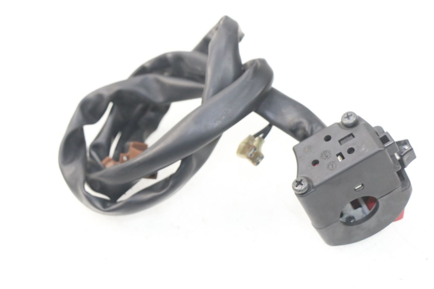 photo de RIGHT HANDLEBAR SWITCH YAMAHA TDM ABS 900 (2002 - 2014) - Zoom on usage condition