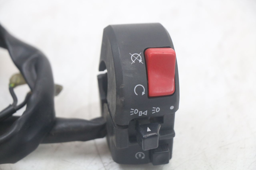 photo de RIGHT HANDLEBAR SWITCH YAMAHA TDM ABS 900 (2002 - 2014) - Component detail