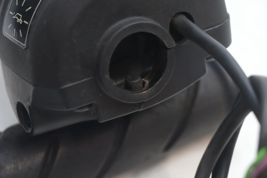 photo de RIGHT HANDLEBAR SWITCH PEUGEOT TKR TREKKER FURIOUS 50 (2005 - 2014) - Product overview