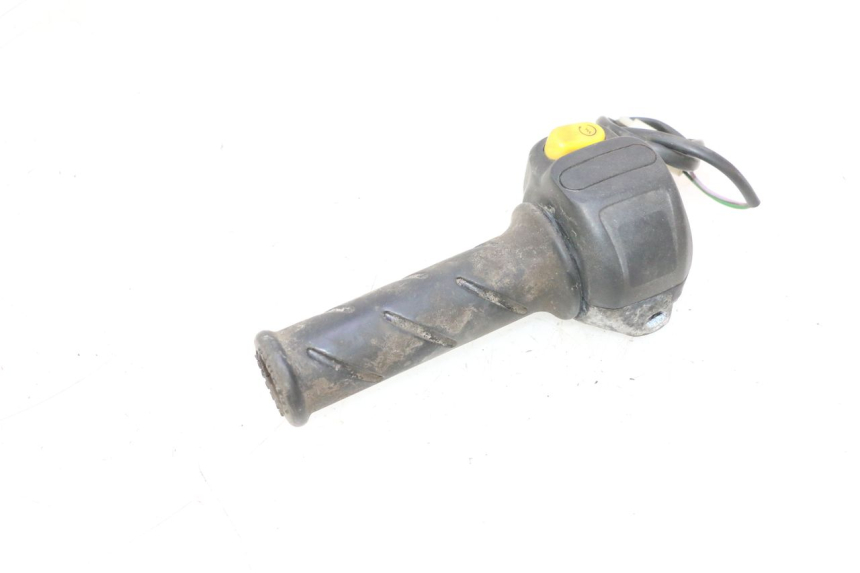 photo de RIGHT HANDLEBAR SWITCH PEUGEOT TKR TREKKER FURIOUS 50 (2005 - 2014) - Checked used part