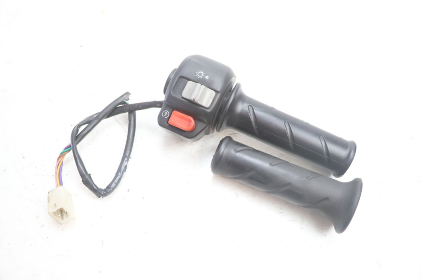 photo de RIGHT HANDLEBAR SWITCH PEUGEOT TREKKER 50 (1995 - 2004) - Main view