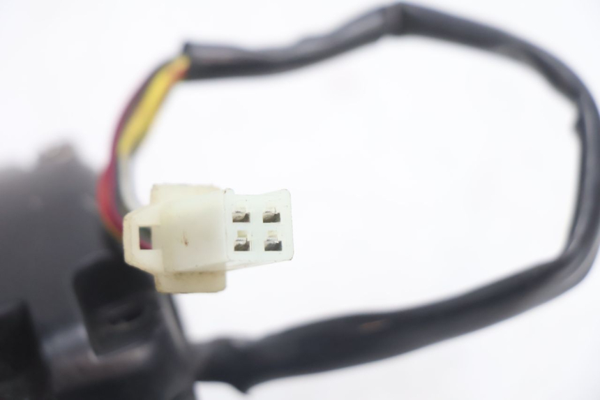 photo de RIGHT HANDLEBAR SWITCH PEUGEOT V-CLIC VCLIC 50 (2007 - 2013) - Surface and material condition