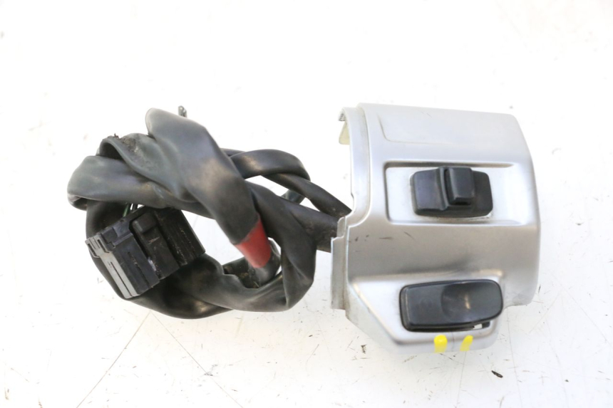 photo de RIGHT HANDLEBAR SWITCH PIAGGIO VESPA PRIMAVERA 2T 50 (2013 - 2018) - Main view