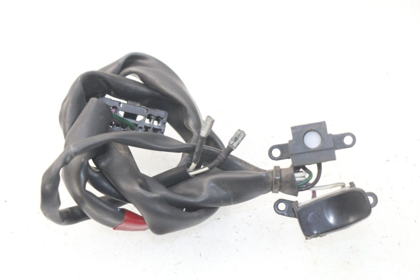 photo de RIGHT HANDLEBAR SWITCH PIAGGIO VESPA SPRINT 2T 50 (2014 - 2018) - Main view