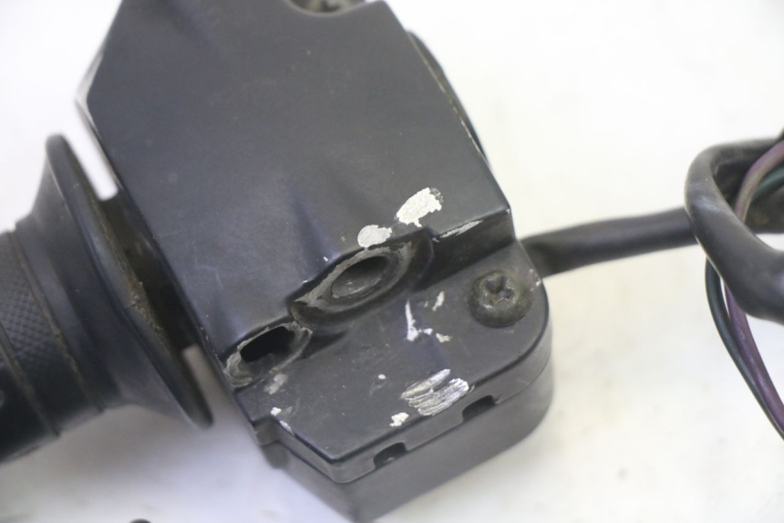 photo de RIGHT HANDLEBAR SWITCH PEUGEOT VIVACITY NEW 2T 50 (2008 - 2017) - Technical close-up