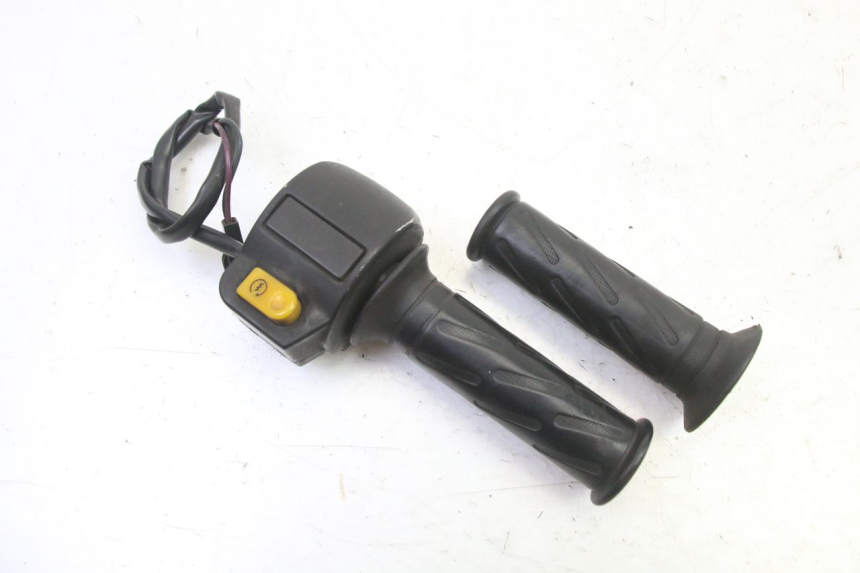 photo de RIGHT HANDLEBAR SWITCH PEUGEOT VIVACITY NEW 4T 50 (2008 - 2017) - Main view