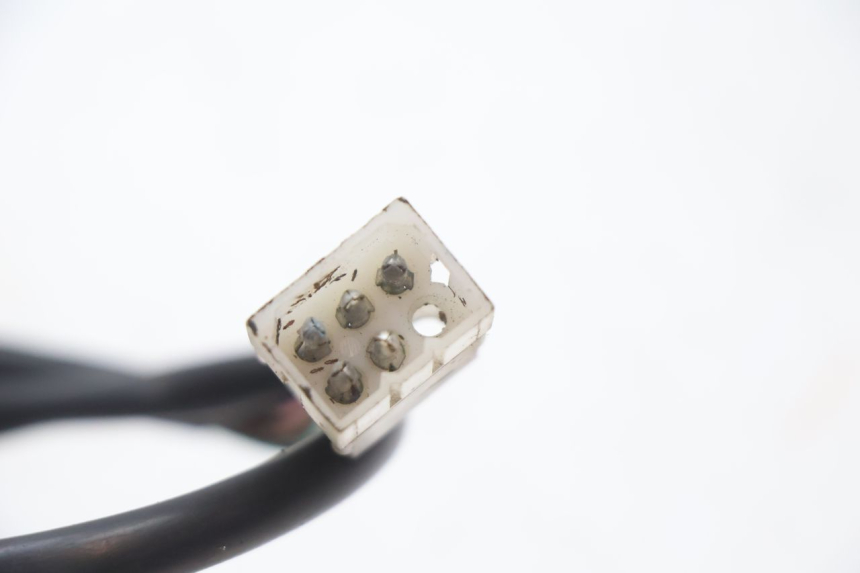 photo de RIGHT SWITCH PEUGEOT VIVACITY 50 (1998 - 2003) - Fixing points details