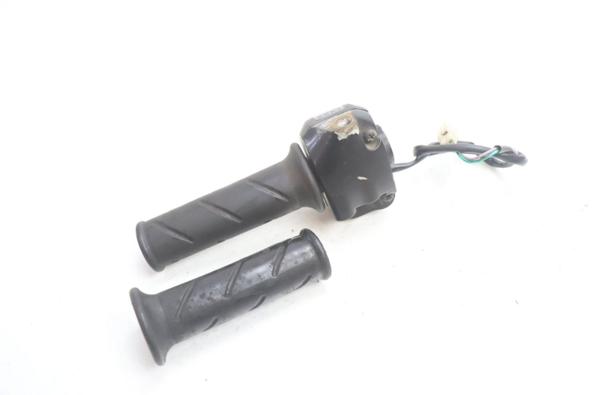 photo de RIGHT HANDLEBAR SWITCH PEUGEOT VIVACITY 50 (2004 - 2009) - Technical close-up