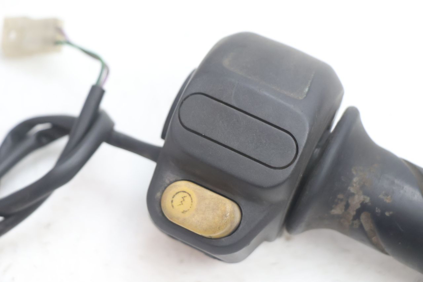 photo de RIGHT SWITCH PEUGEOT VIVACITY 50 (1998 - 2003) - Component detail