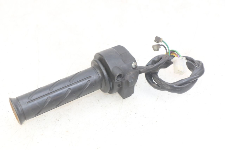 photo de RIGHT HANDLEBAR SWITCH DAELIM VJ ROADWIN FI 125 (2008 - 2017) - Alternative perspective