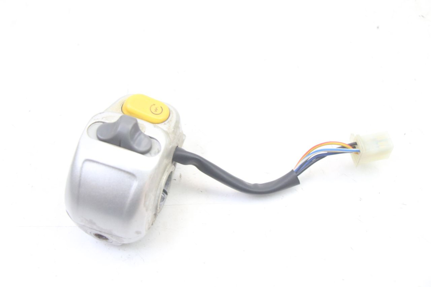 photo de RIGHT SWITCH YAMAHA WHY 50 (1998 - 2000) - Fixing points details