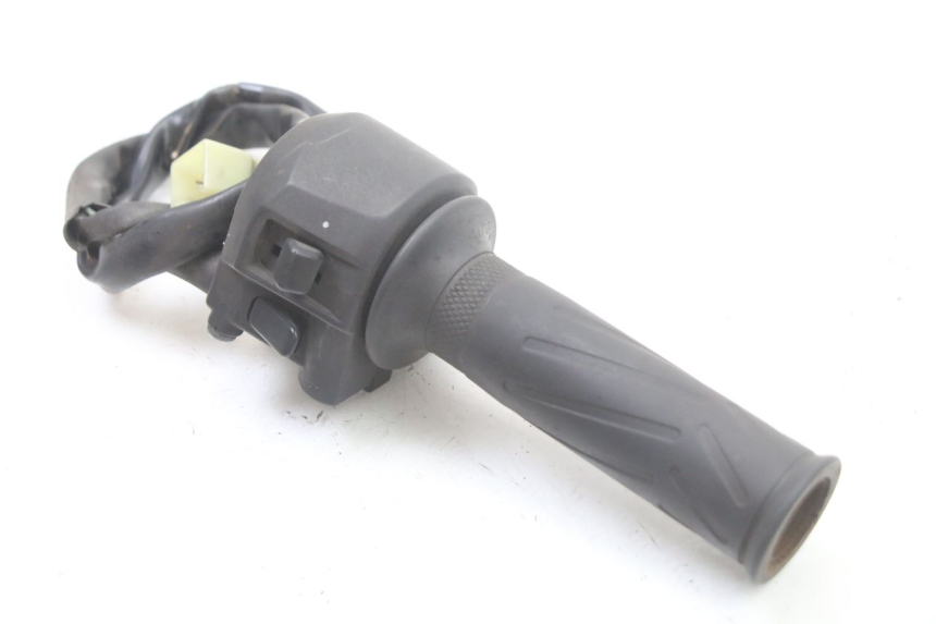 photo de RIGHT SWITCH YAMAHA X-MAX XMAX ABS 250 (2010 - 2012) - Zoom on usage condition