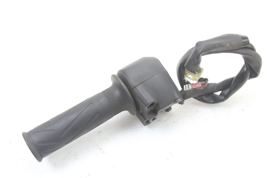 photo de RIGHT SWITCH YAMAHA X-MAX XMAX ABS 250 (2010 - 2012) - Technical close-up