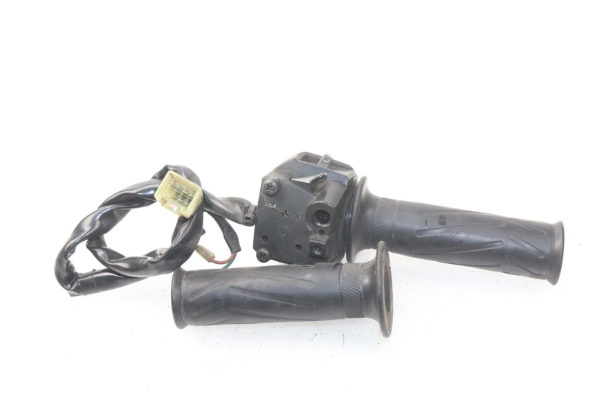 photo de RIGHT HANDLEBAR SWITCH YAMAHA X-MAX XMAX 125 (2010 - 2013) - Alternative perspective