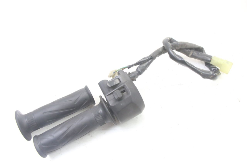 photo de RIGHT HANDLEBAR SWITCH YAMAHA X-MAX XMAX 125 (2010 - 2013) - Alternative perspective