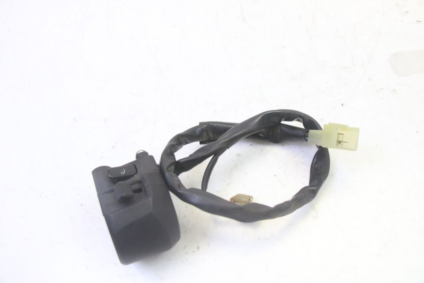 photo de RIGHT HANDLEBAR SWITCH YAMAHA X-MAX XMAX 125 (2010 - 2013) - Zoom on usage condition