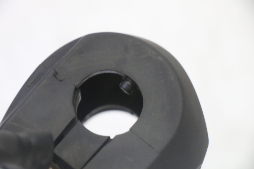 photo de RIGHT HANDLEBAR SWITCH YAMAHA X-MAX XMAX 125 (2010 - 2013) - Technical close-up