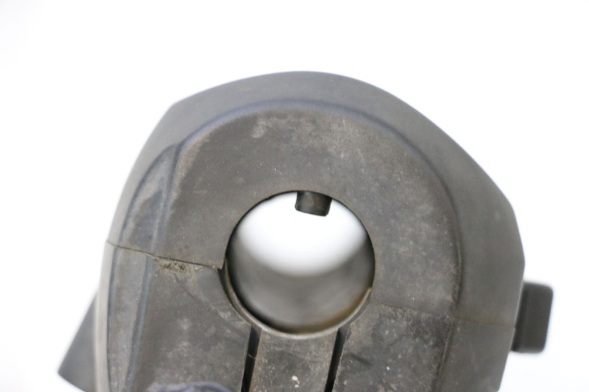 photo de RIGHT HANDLEBAR SWITCH YAMAHA X-MAX XMAX 125 (2010 - 2013) - Fixing points details