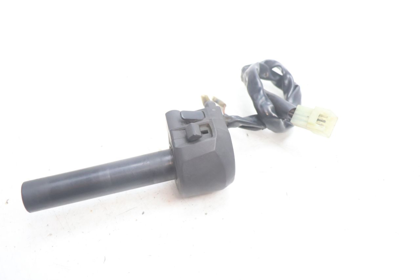 photo de RIGHT HANDLEBAR SWITCH YAMAHA X-MAX XMAX 125 (2010 - 2013) - Alternative perspective