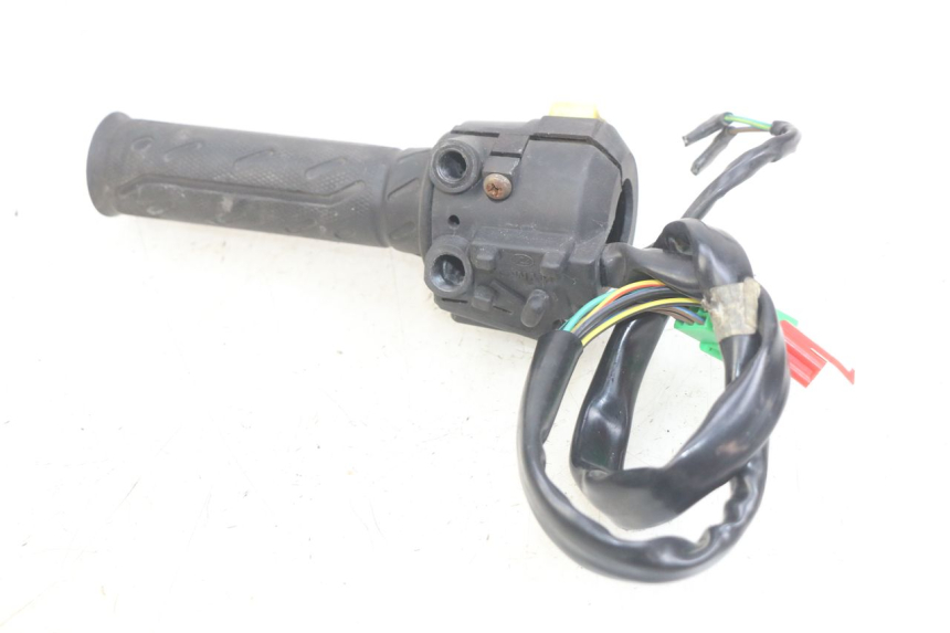 photo de RIGHT HANDLEBAR SWITCH KYMCO X-TOWN XTOWN 125 (2016 - 2021) - Alternative perspective