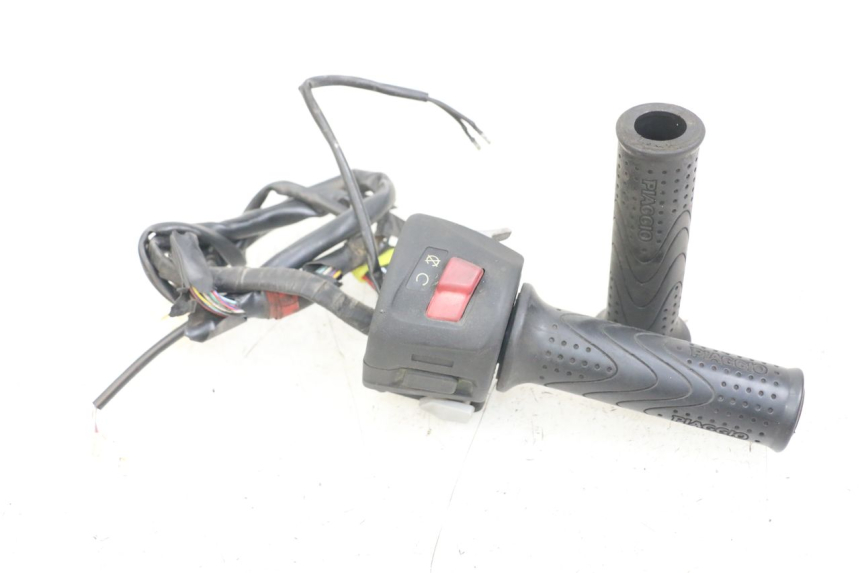 photo de RIGHT HANDLEBAR SWITCH PIAGGIO X10 125 (2012 - 2017) - Main view