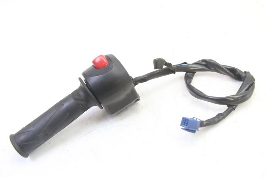 photo de RIGHT SWITCH YAMAHA XJ6 ABS 600 (2008 - 2016) - Alternative perspective