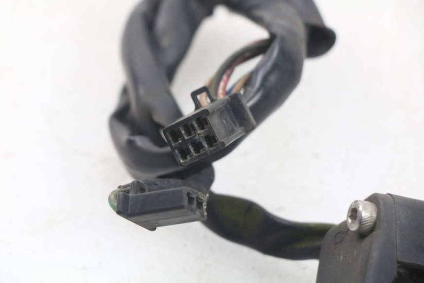 photo de RIGHT SWITCH YAMAHA XJN XJ N DIVERSION 600 (1994 - 1997) - Technical close-up