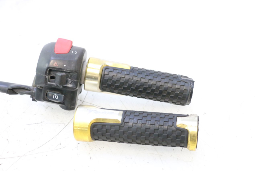 photo de RIGHT SWITCH YAMAHA XP T-MAX ABS 500 (2005 - 2005) - Component detail
