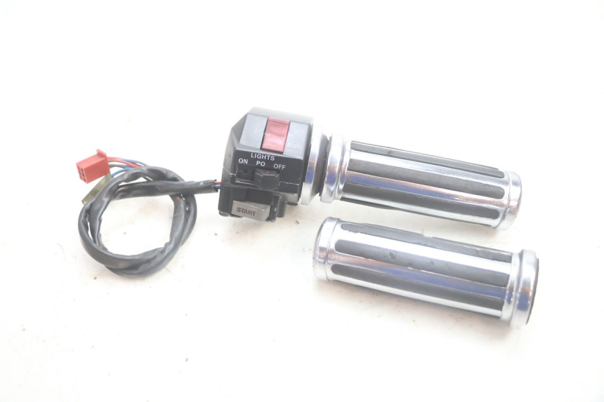 photo de RIGHT SWITCH YAMAHA XV VIRAGO 535 (1988 - 2004) - Main view