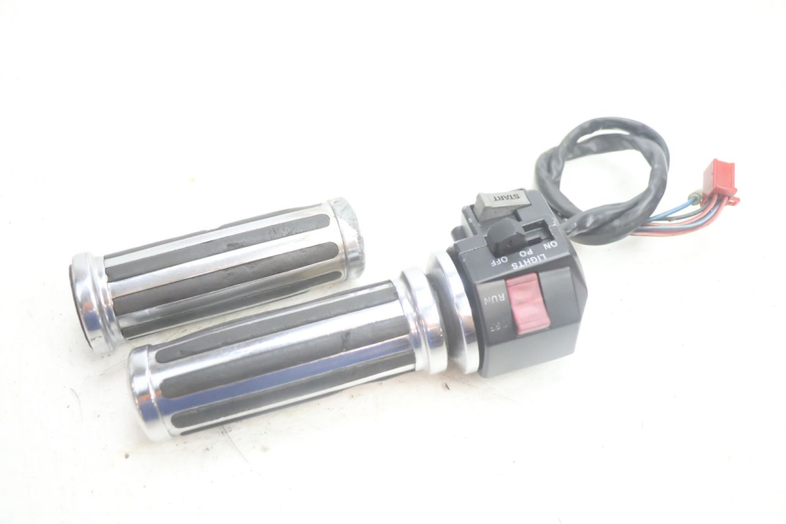 photo de RIGHT SWITCH YAMAHA XV VIRAGO 535 (1988 - 2004) - Alternative perspective