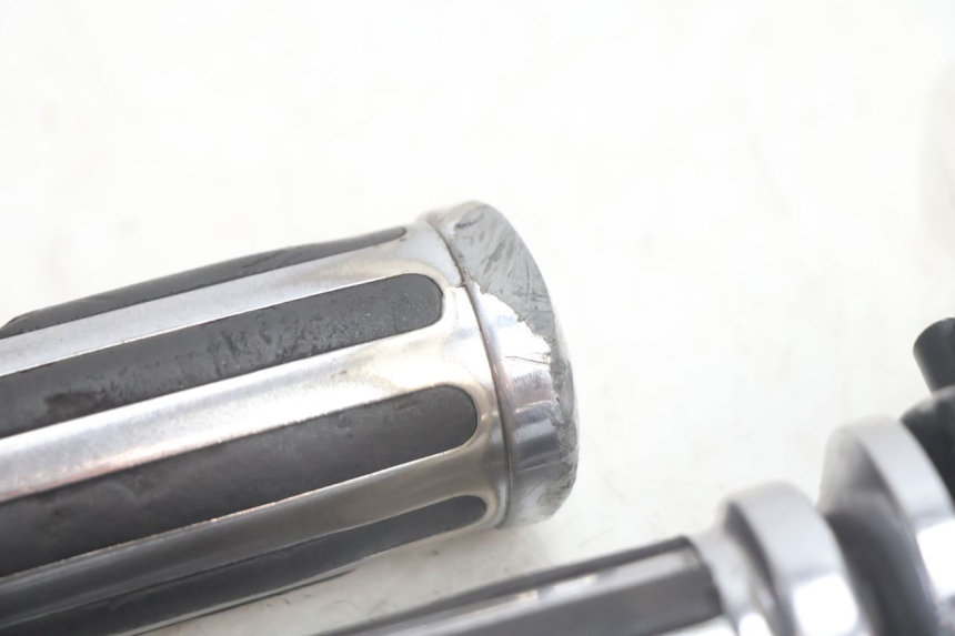 photo de RIGHT SWITCH YAMAHA XV VIRAGO 535 (1988 - 2004) - Fixing points details